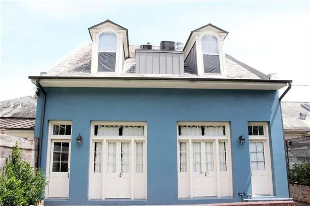 $2,500 | 523 Burgundy Street, Unit 1, New Orleans, LA 70112