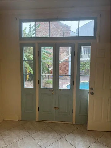 $2,500 | 523 Burgundy Street, Unit 1, New Orleans, LA 70112