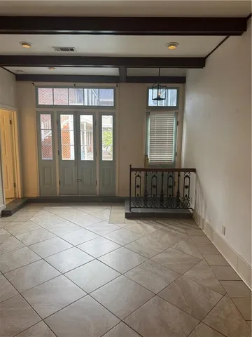 $2,500 | 523 Burgundy Street, Unit 1, New Orleans, LA 70112