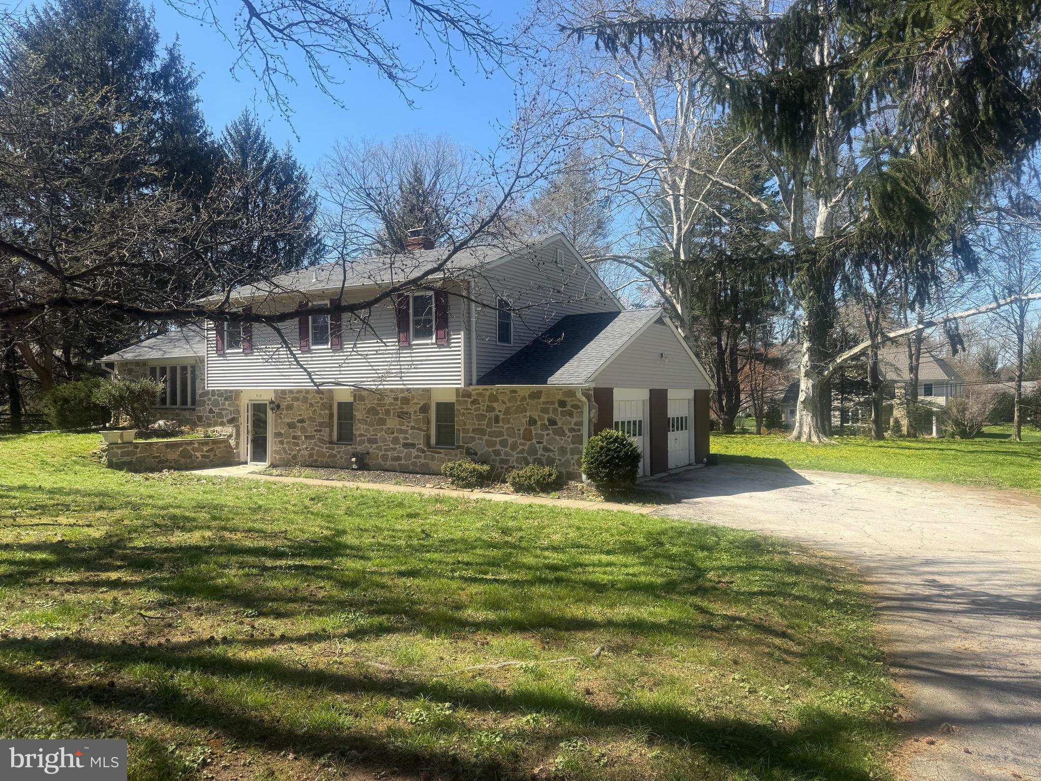 412 Yorkshire Road Bryn Mawr, PA 19010 - Photo 2 of 7