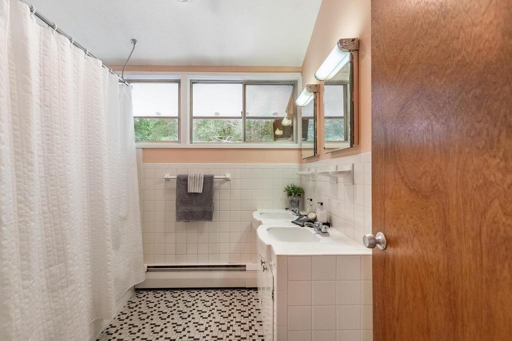 21 Sheridan Road Andover, MA 01810 - Photo 23 of 36