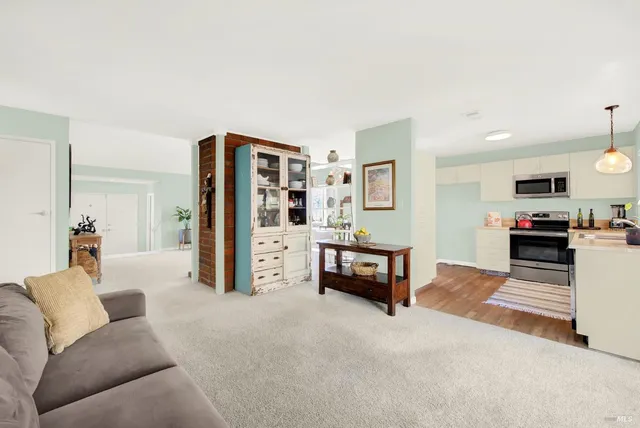 $789,950 | 2528 Vintage Street, Napa, CA 94558