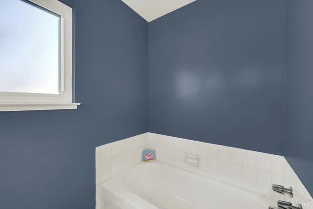 $789,950 | 2528 Vintage Street, Napa, CA 94558