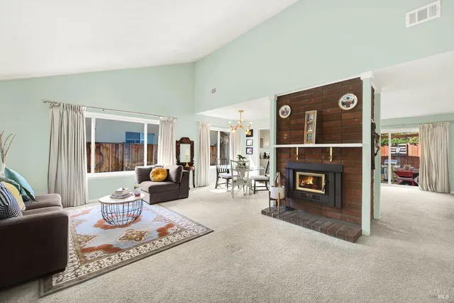 $789,950 | 2528 Vintage Street, Napa, CA 94558