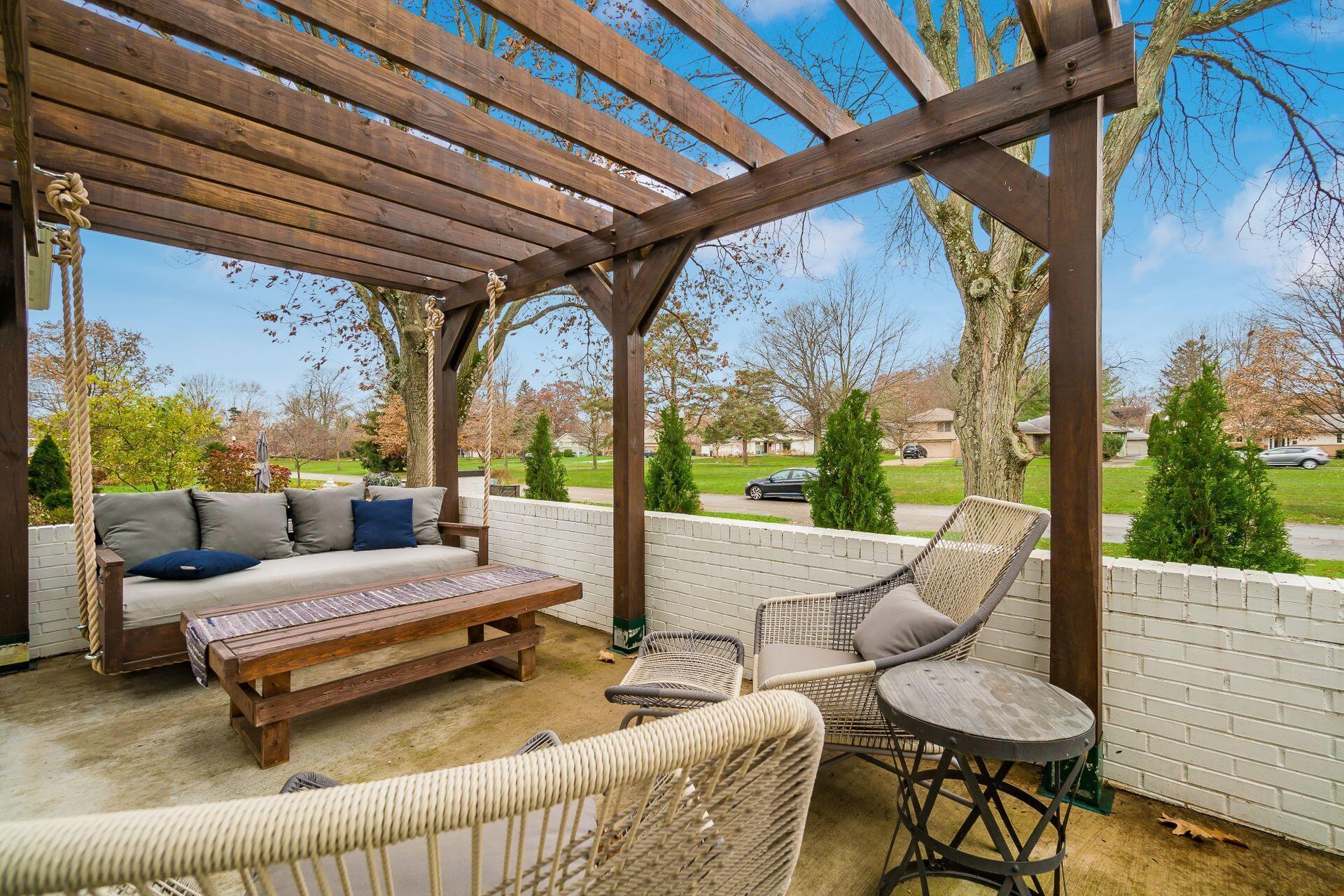 238 South Virginia Lee Road Columbus, OH 43209 - Photo 81 of 86 Front Pergola