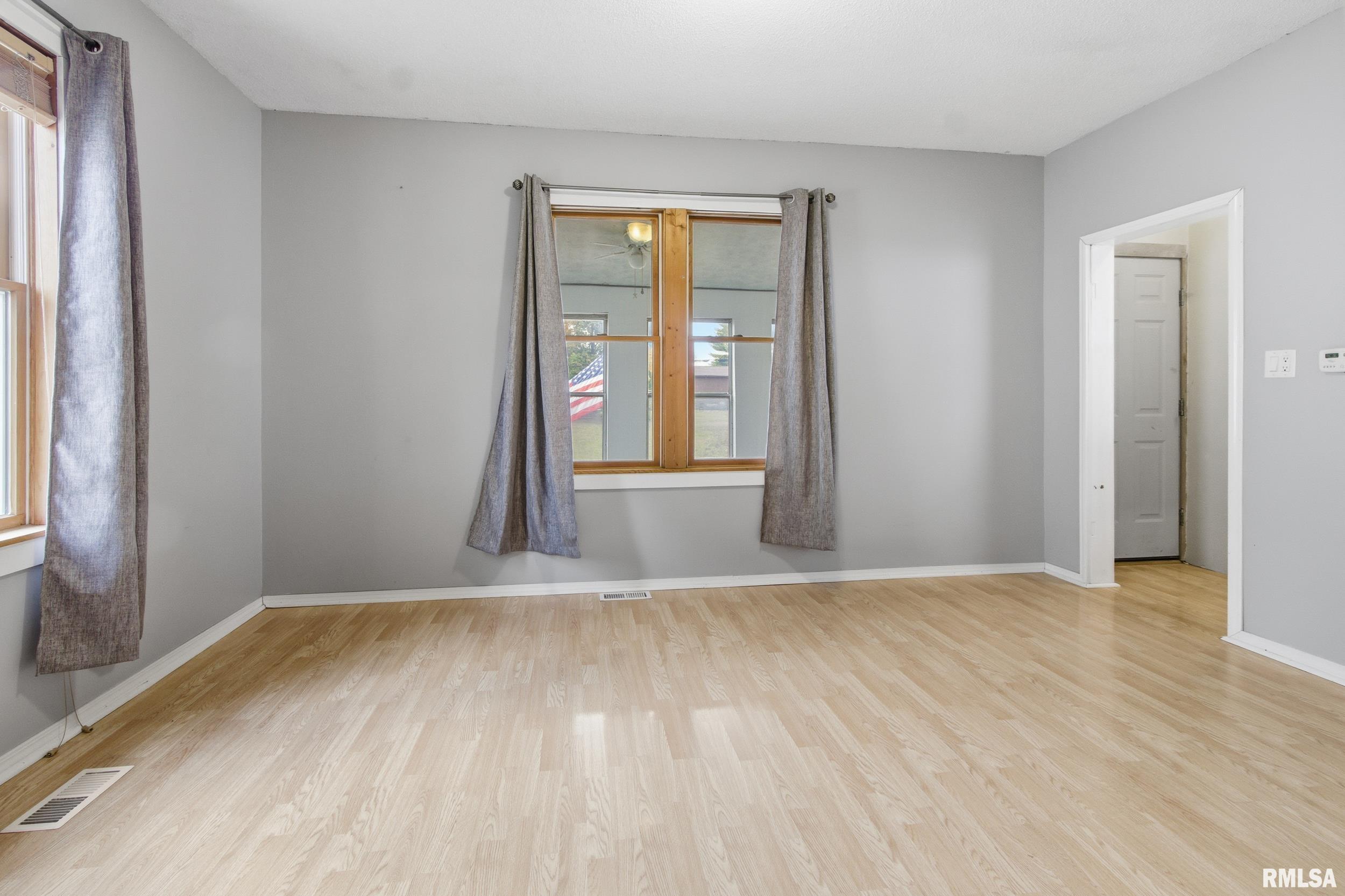 725 North Mechanic Street Macomb, IL 61455 - Photo 2 of 42