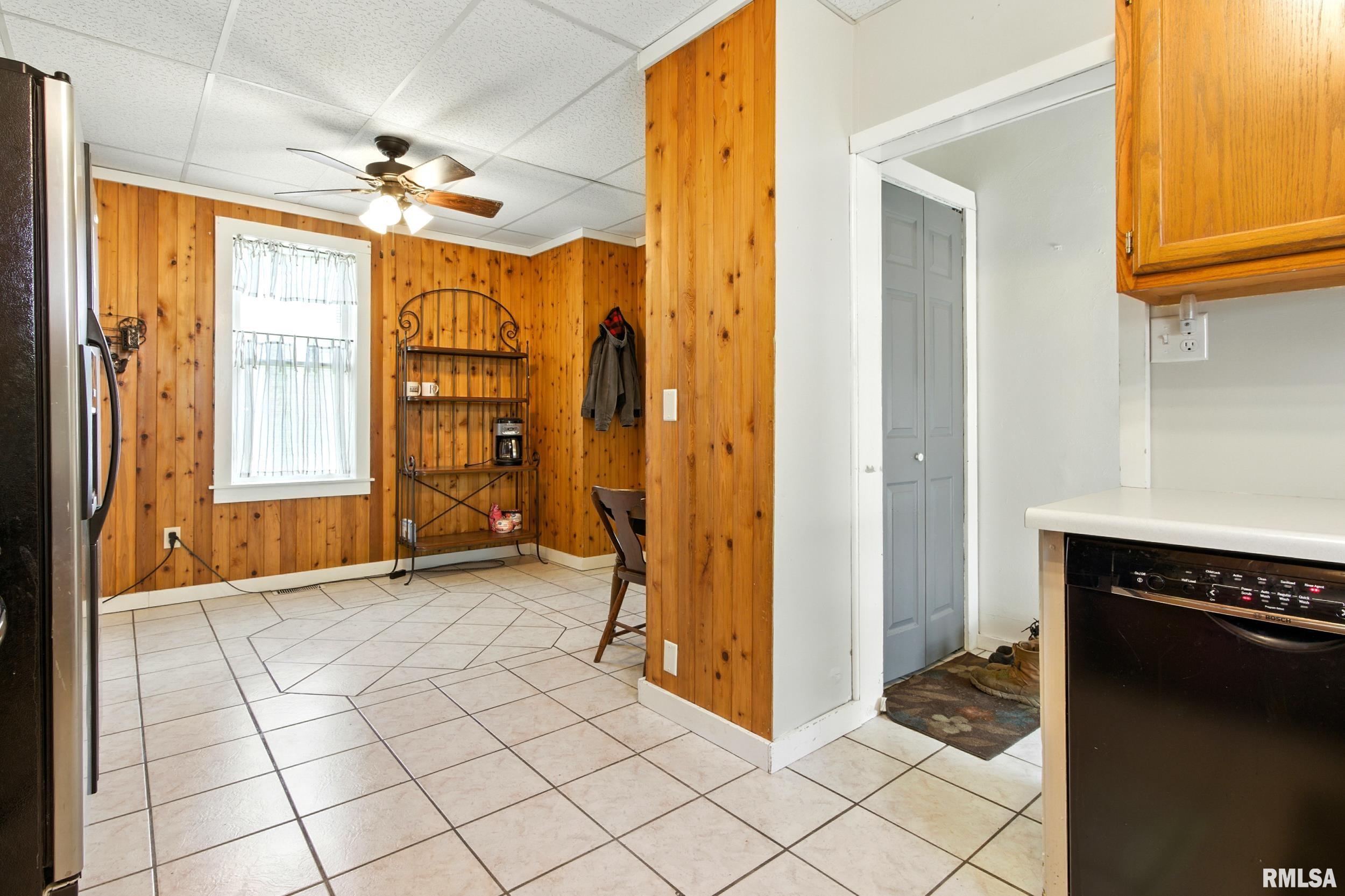 725 North Mechanic Street Macomb, IL 61455 - Photo 5 of 50