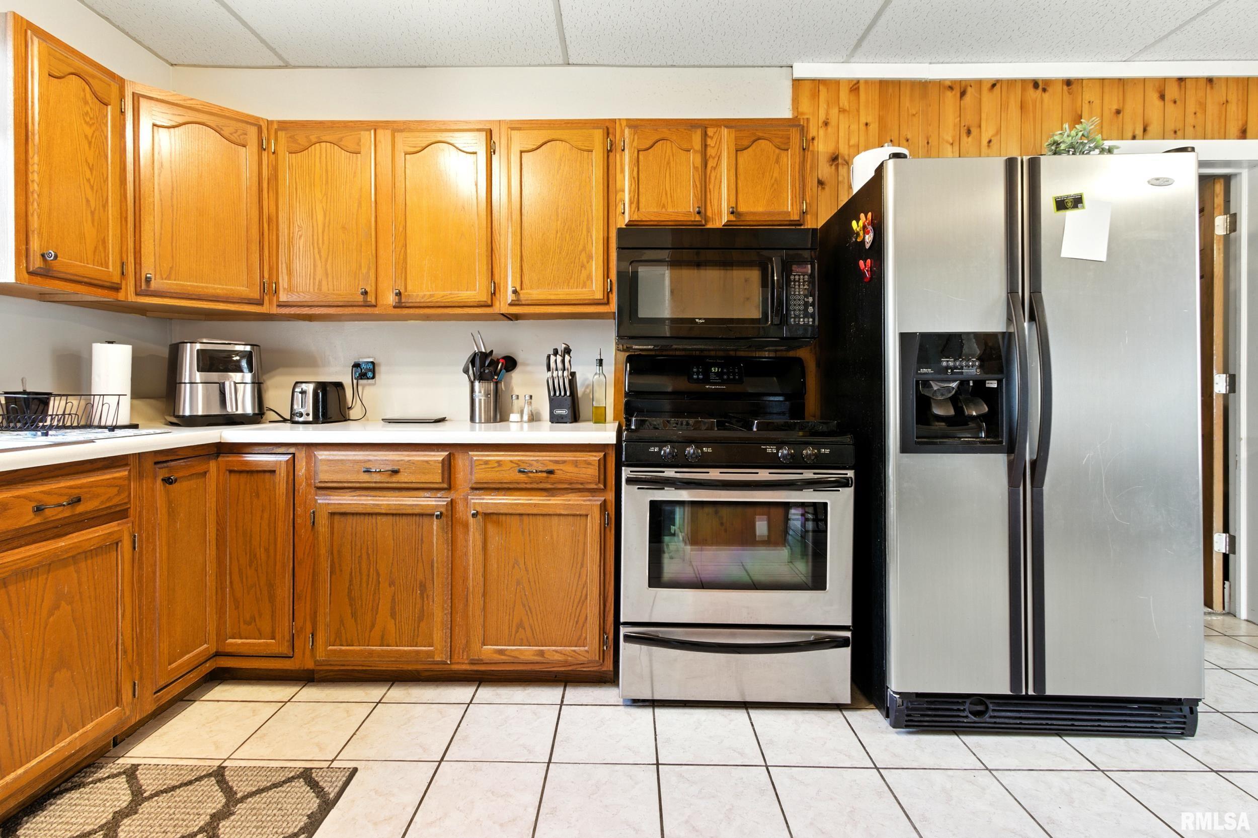 725 North Mechanic Street Macomb, IL 61455 - Photo 6 of 50