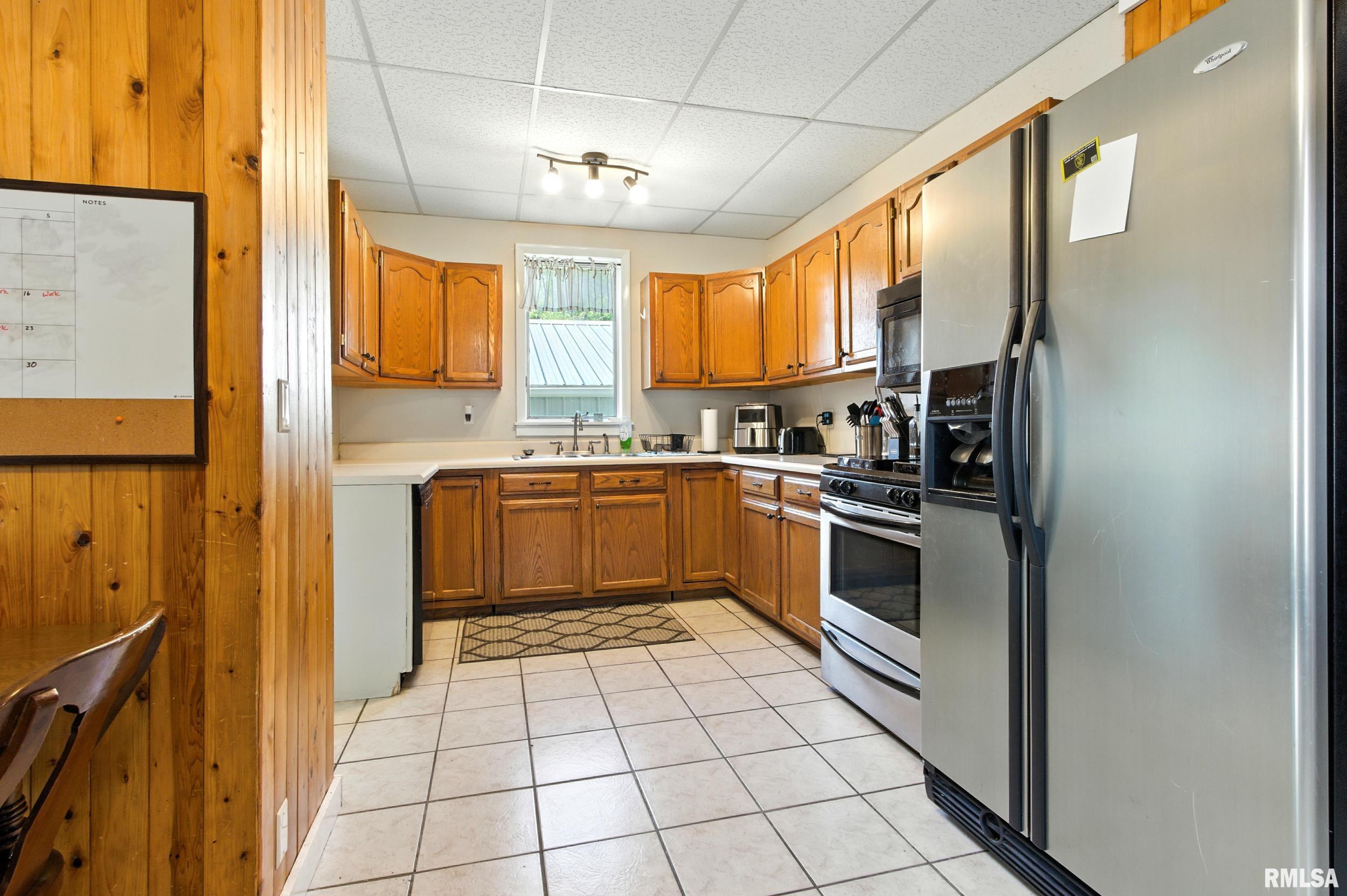 725 North Mechanic Street Macomb, IL 61455 - Photo 8 of 50