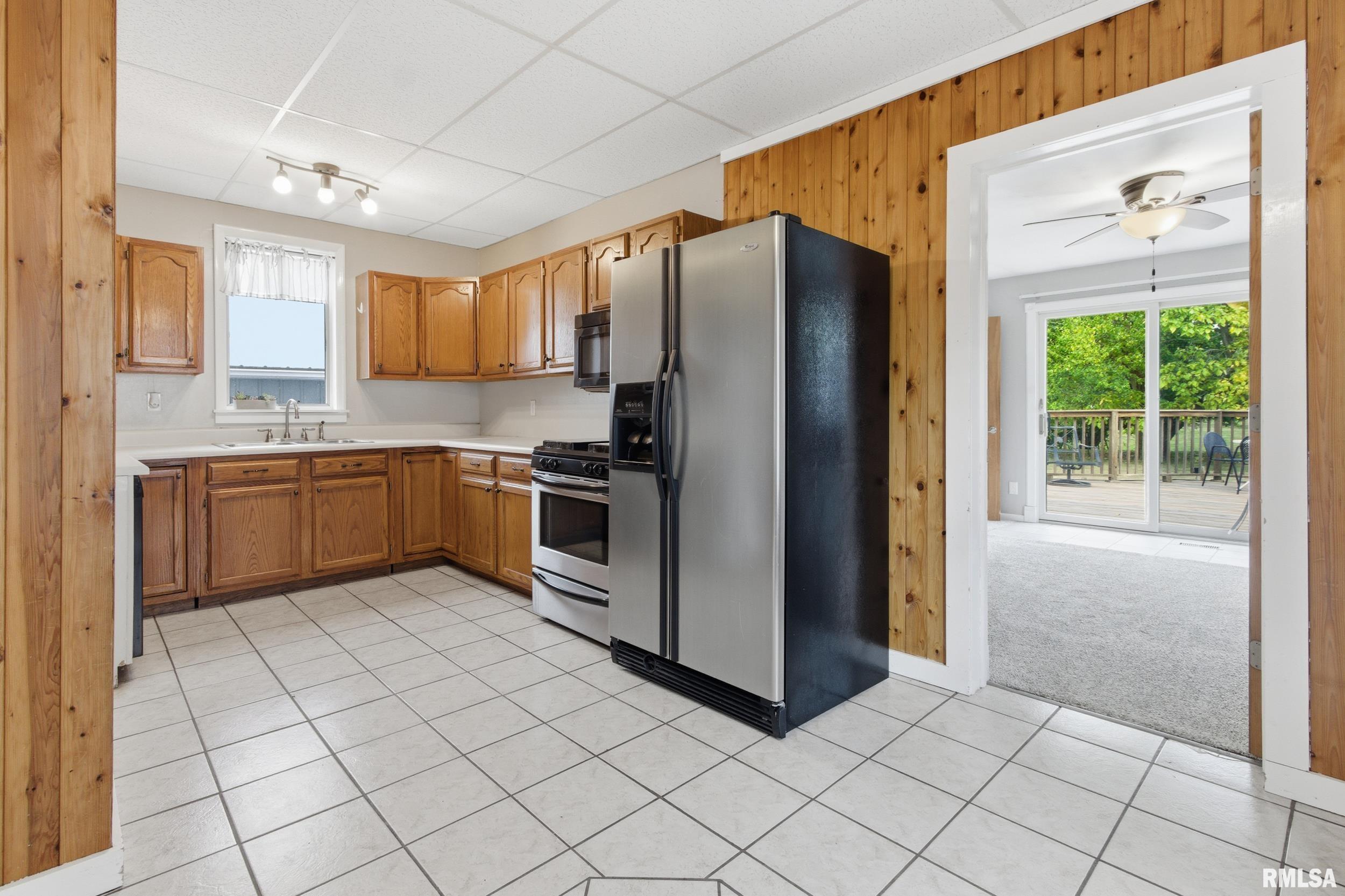 725 North Mechanic Street Macomb, IL 61455 - Photo 8 of 42