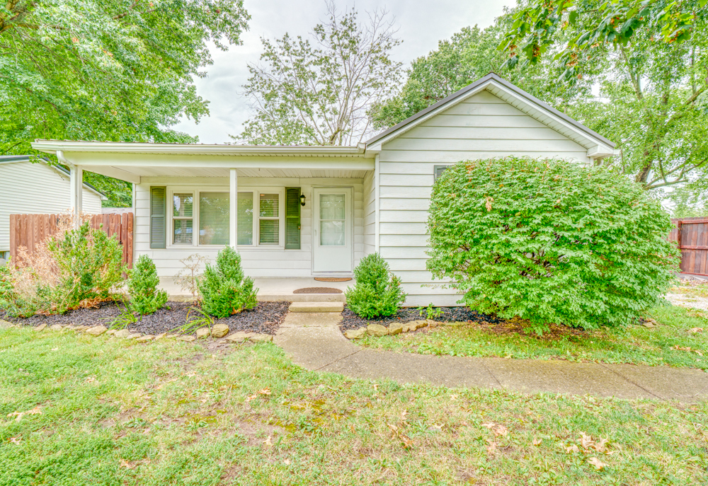2006 Waltonville Road Mount Vernon, IL 62864 - Photo 1 of 32 Gallery Image 1