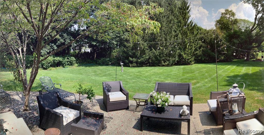 566 Lahser Road Bloomfield Hills, MI 48301 - Photo 16 of 29 PRIVATE BACKYARD