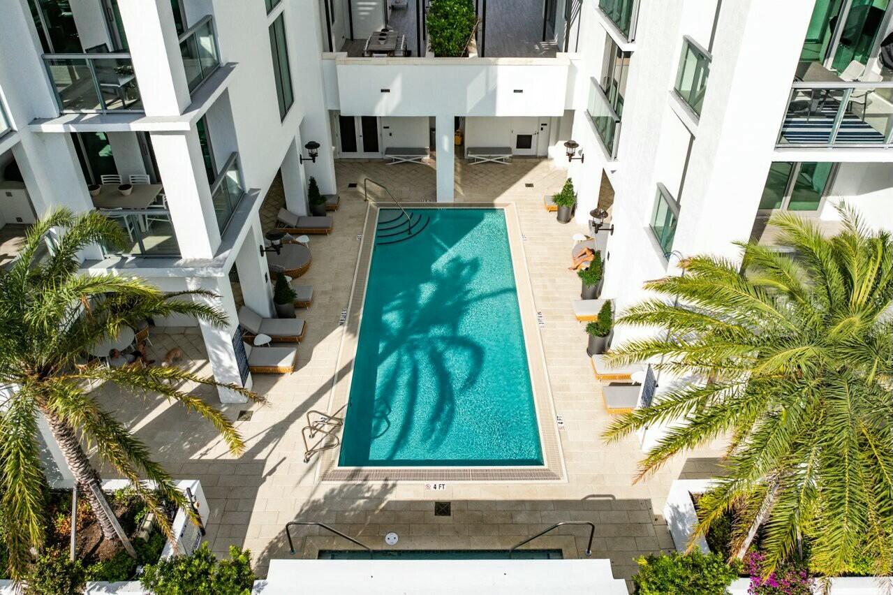 495 East Royal Palm Road, Unit 601 Boca Raton, FL 33432 - Photo 34 of 50 a view of entryway