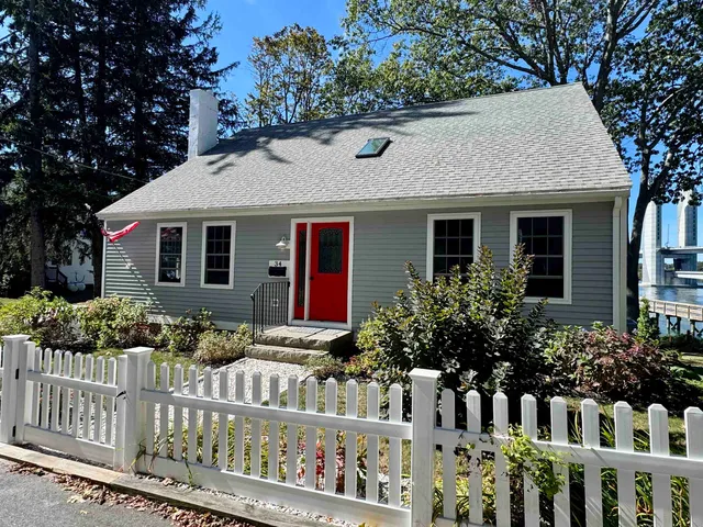 $4,800 | 34 Mendum Avenue, Kittery, ME 03904