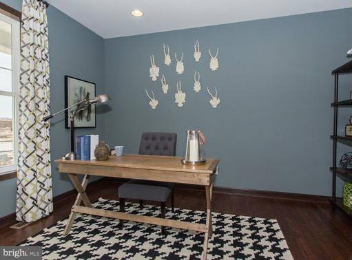 141 Moore Road Arnold, MD 21012 - Photo 3 of 11 Living Room
