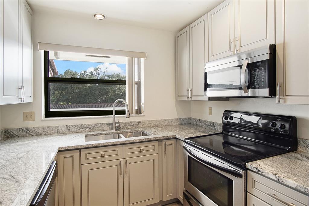 6021 Southeast Landing Way, Unit 7 Stuart, FL 34997 - Photo 3 of 28