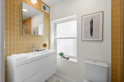 $575,000 | 440 Poplar Street, Philadelphia, PA 19123