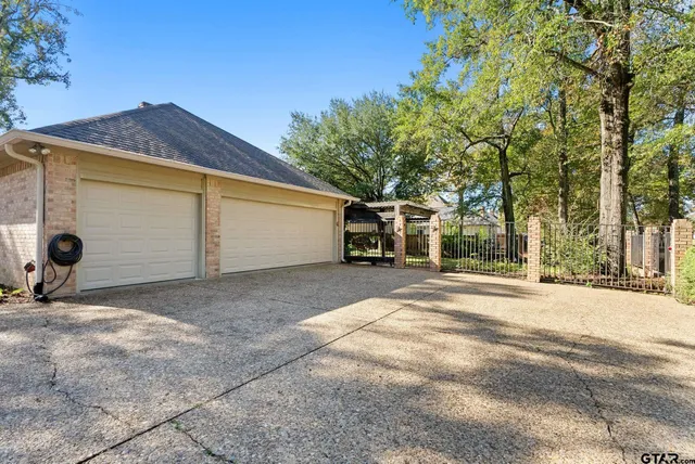 $610,000 | 1807 Royal Oak Drive, Tyler, TX 75703