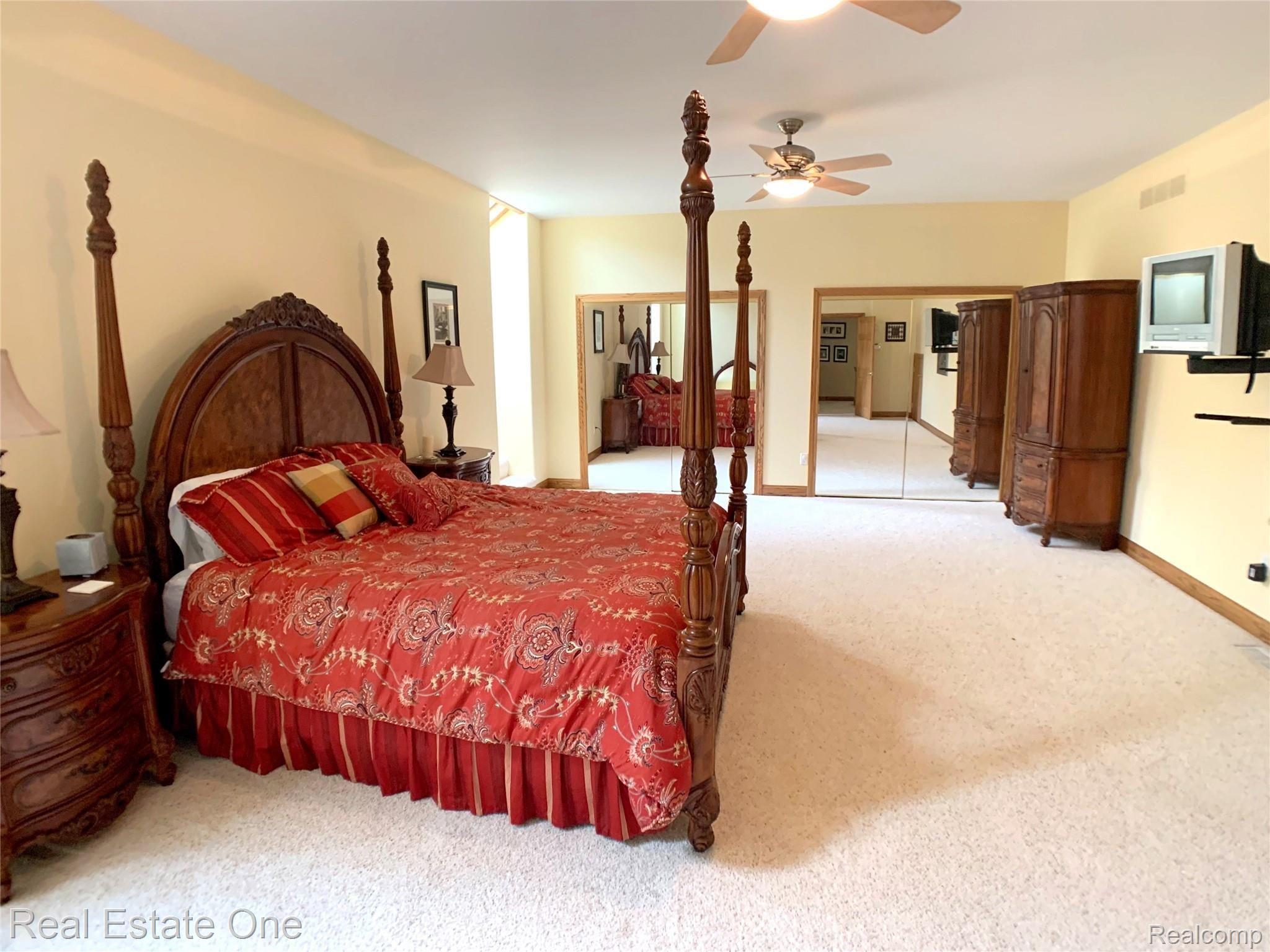 2739 Norton Lawn Street Rochester, MI 48307 - Photo 39 of 47 34.jpg