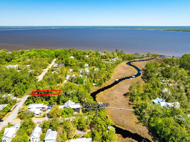 view of an outdoor space with a lake view