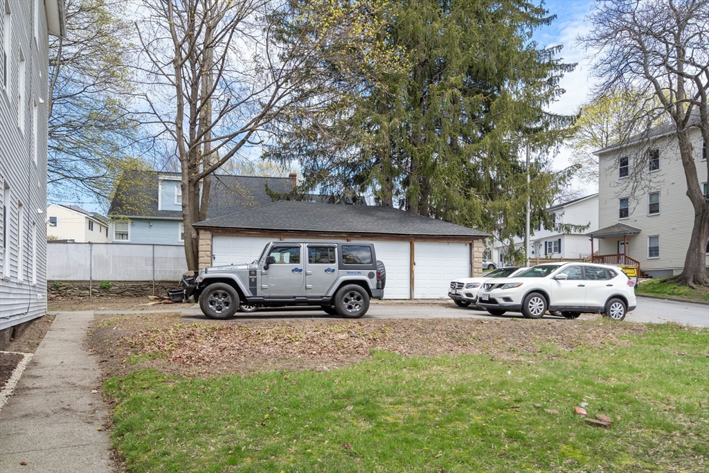34 Esther Street Worcester, MA 01607 - Photo 3 of 27 Gallery Image 3