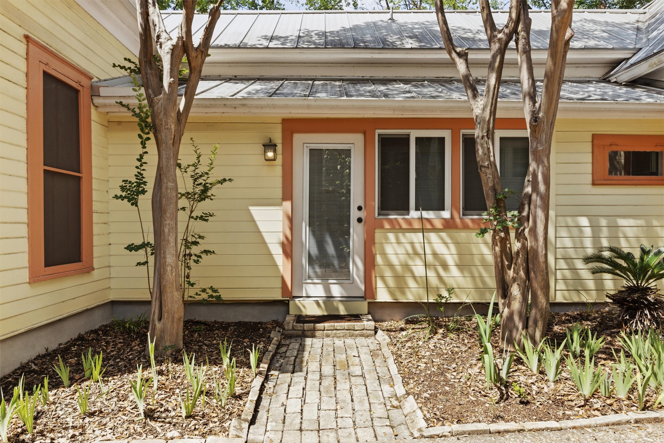 1613 Drake Avenue Austin, TX 78704 - Photo 27 of 27 side entry