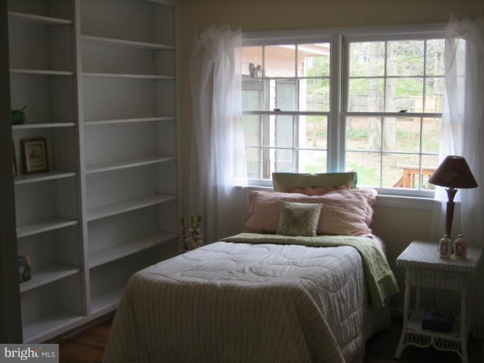7614 Bells Mill Road Bethesda, MD 20817 - Photo 22 of 30 Bedroom
