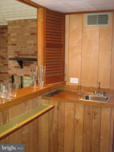 7614 Bells Mill Road Bethesda, MD 20817 - Photo 23 of 30 Interior (General)