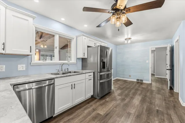 $389,900 | 142 Lake Road, Seymour, IL 61875