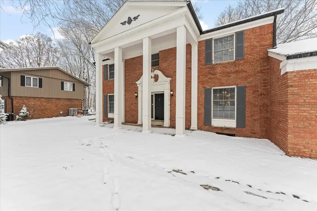 $389,900 | 142 Lake Road, Seymour, IL 61875