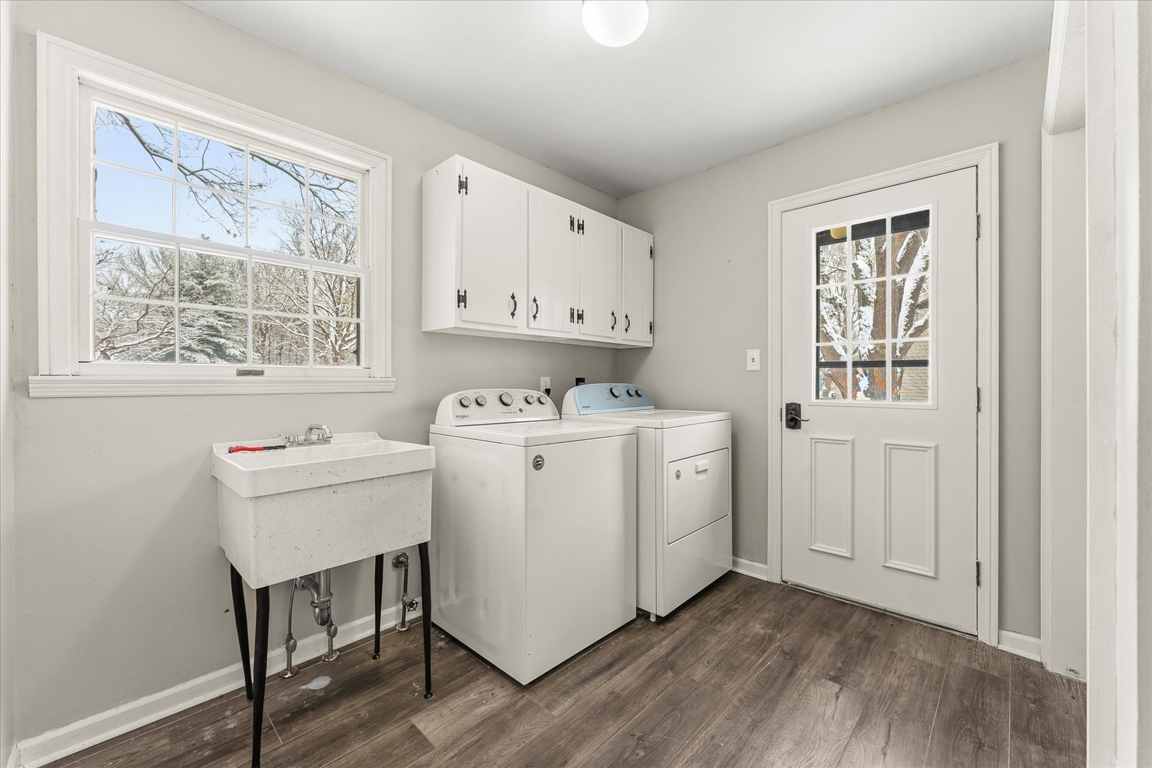 142 Lake Road Seymour, IL 61875 - Photo 21 of 49 a view of utility room with washer and dryer