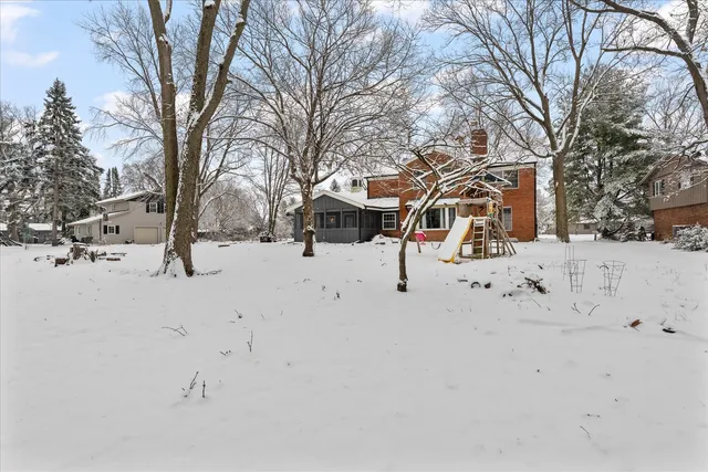 $389,900 | 142 Lake Road, Seymour, IL 61875