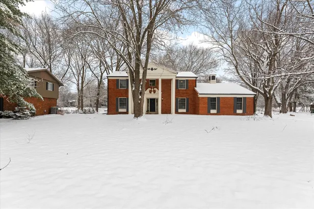 $389,900 | 142 Lake Road, Seymour, IL 61875