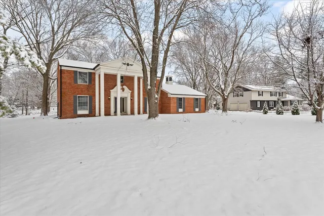 $389,900 | 142 Lake Road, Seymour, IL 61875