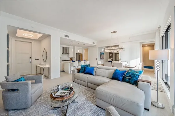 $1,799,995 | 1135 3rd Avenue South, Unit 304, Naples, FL 34102