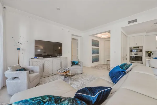 $1,799,995 | 1135 3rd Avenue South, Unit 304, Naples, FL 34102