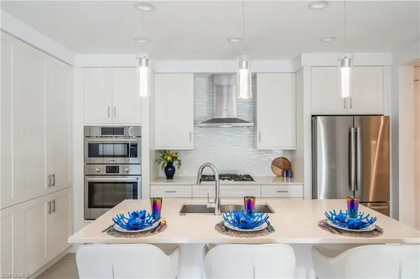 $1,799,995 | 1135 3rd Avenue South, Unit 304, Naples, FL 34102
