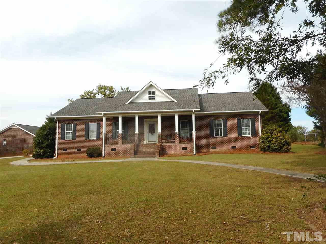 831 Dogeye Road Benson, NC 27504 - Photo 4 of 22 Gallery Image 4
