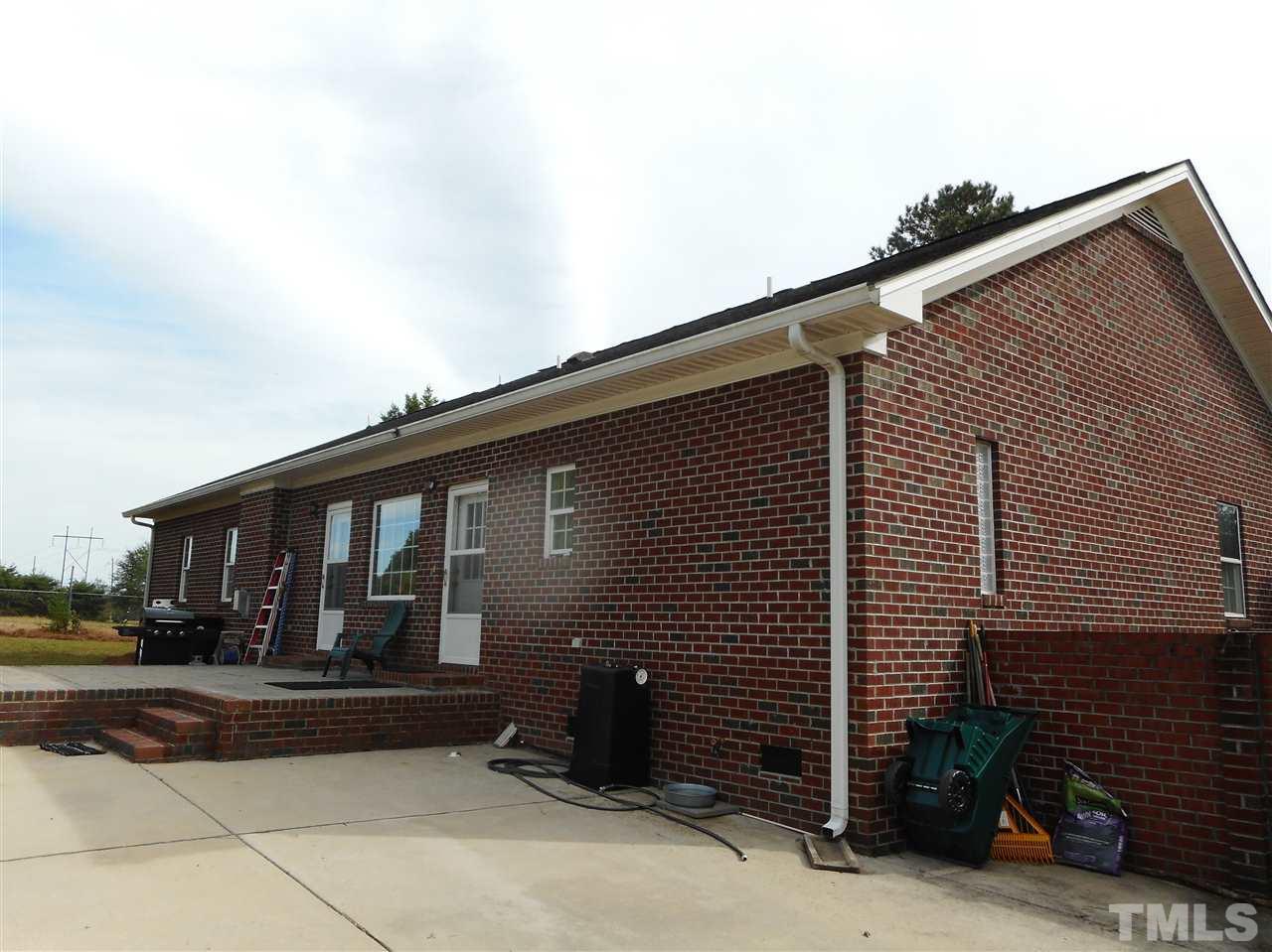831 Dogeye Road Benson, NC 27504 - Photo 7 of 22 Gallery Image 7