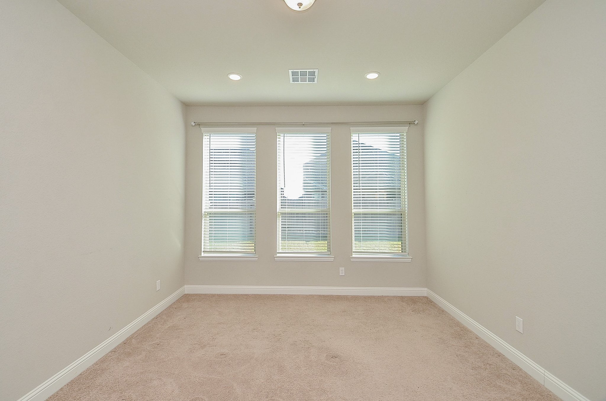338 Summer Landing Court Rosenberg, TX 77469 - Photo 11 of 50 an empty room with a window