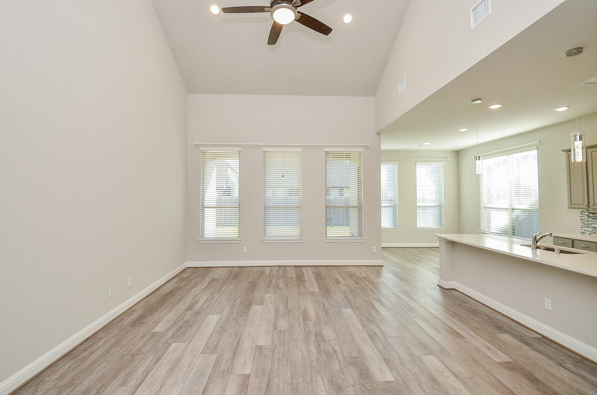 338 Summer Landing Court Rosenberg, TX 77469 - Photo 20 of 50 High Ceiling Family Room