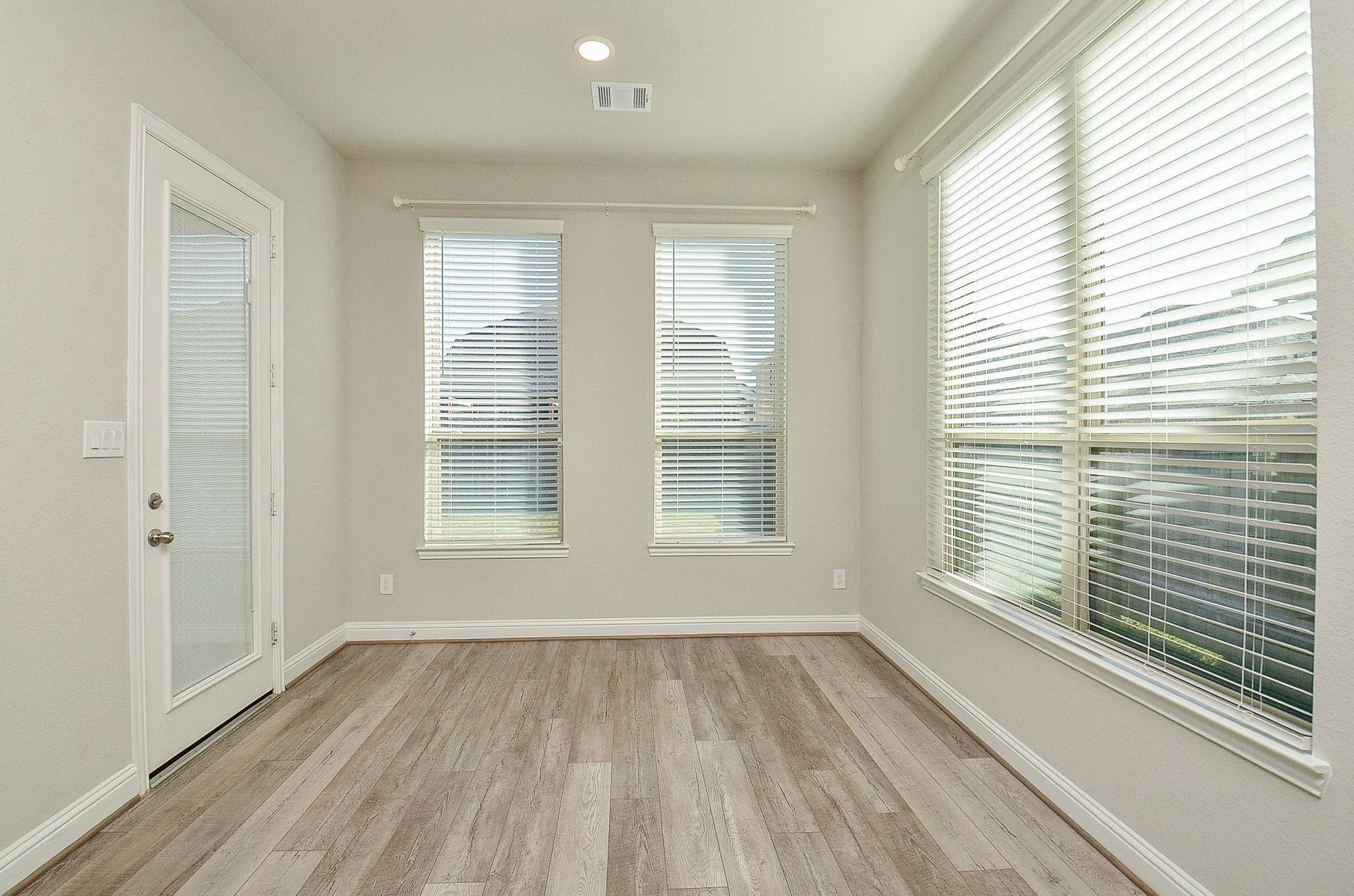 338 Summer Landing Court Rosenberg, TX 77469 - Photo 28 of 50 a view of an empty room with a window