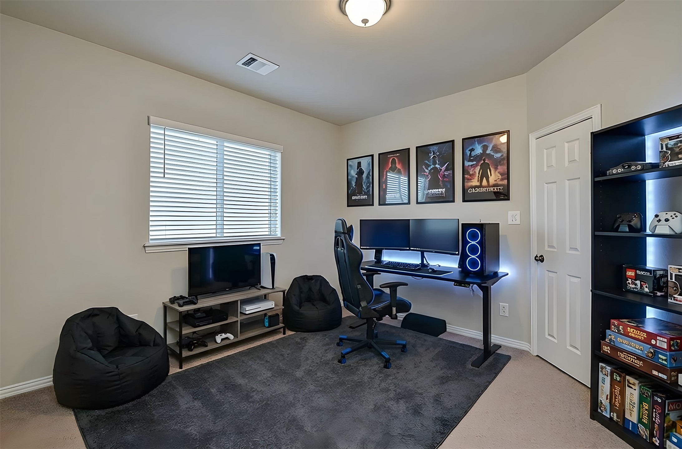 338 Summer Landing Court Rosenberg, TX 77469 - Photo 35 of 50 a livingroom with workspace and a window