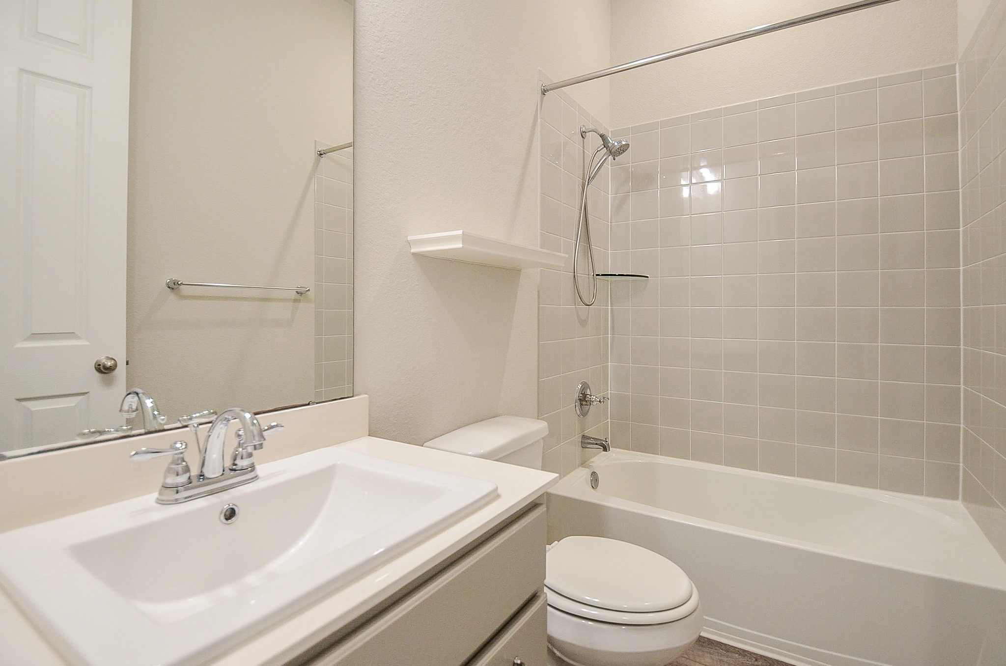 338 Summer Landing Court Rosenberg, TX 77469 - Photo 6 of 50 a bathroom with a sink toilet and shower