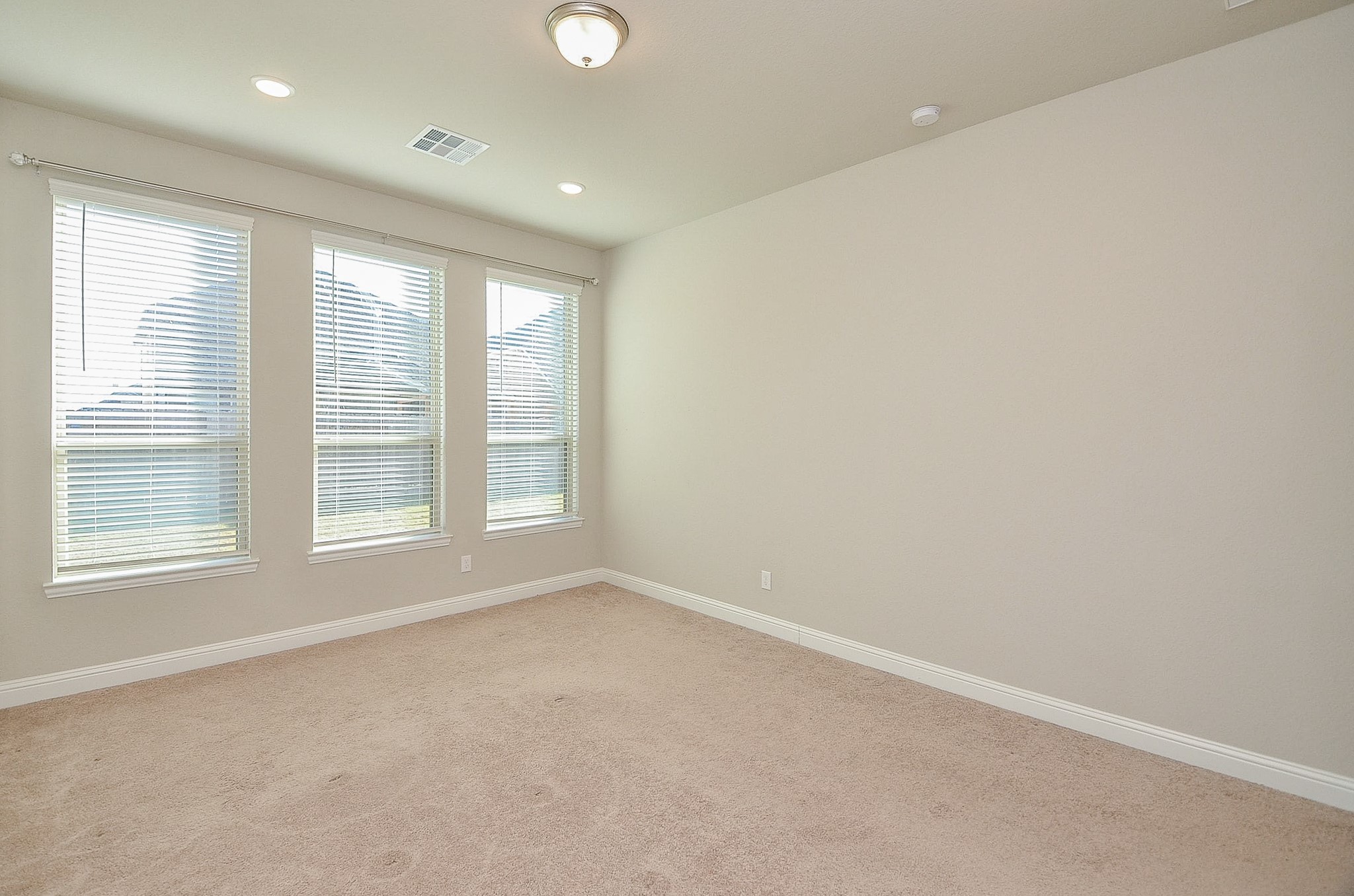 338 Summer Landing Court Rosenberg, TX 77469 - Photo 9 of 50 Primary Bedroom