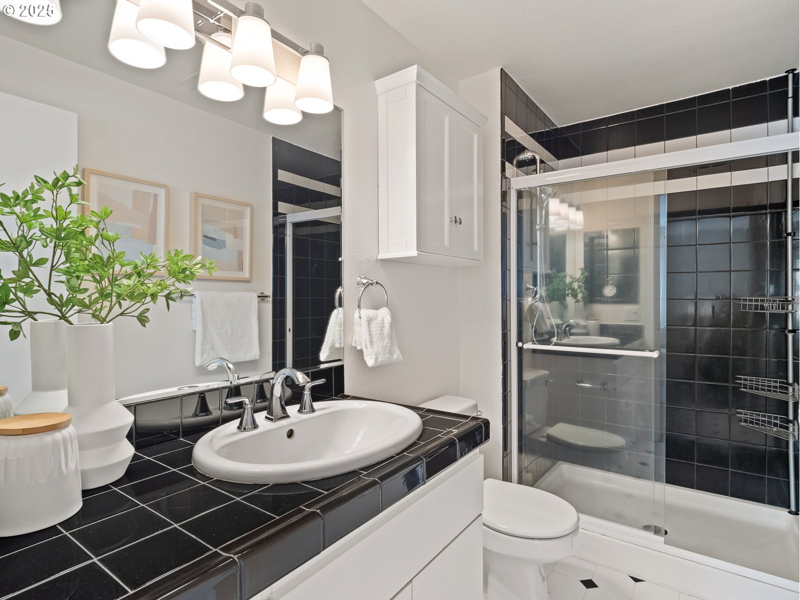 5624 South Riverside Drive, Unit 9 Portland, OR 97239 - Photo 24 of 39 Gallery Image 24