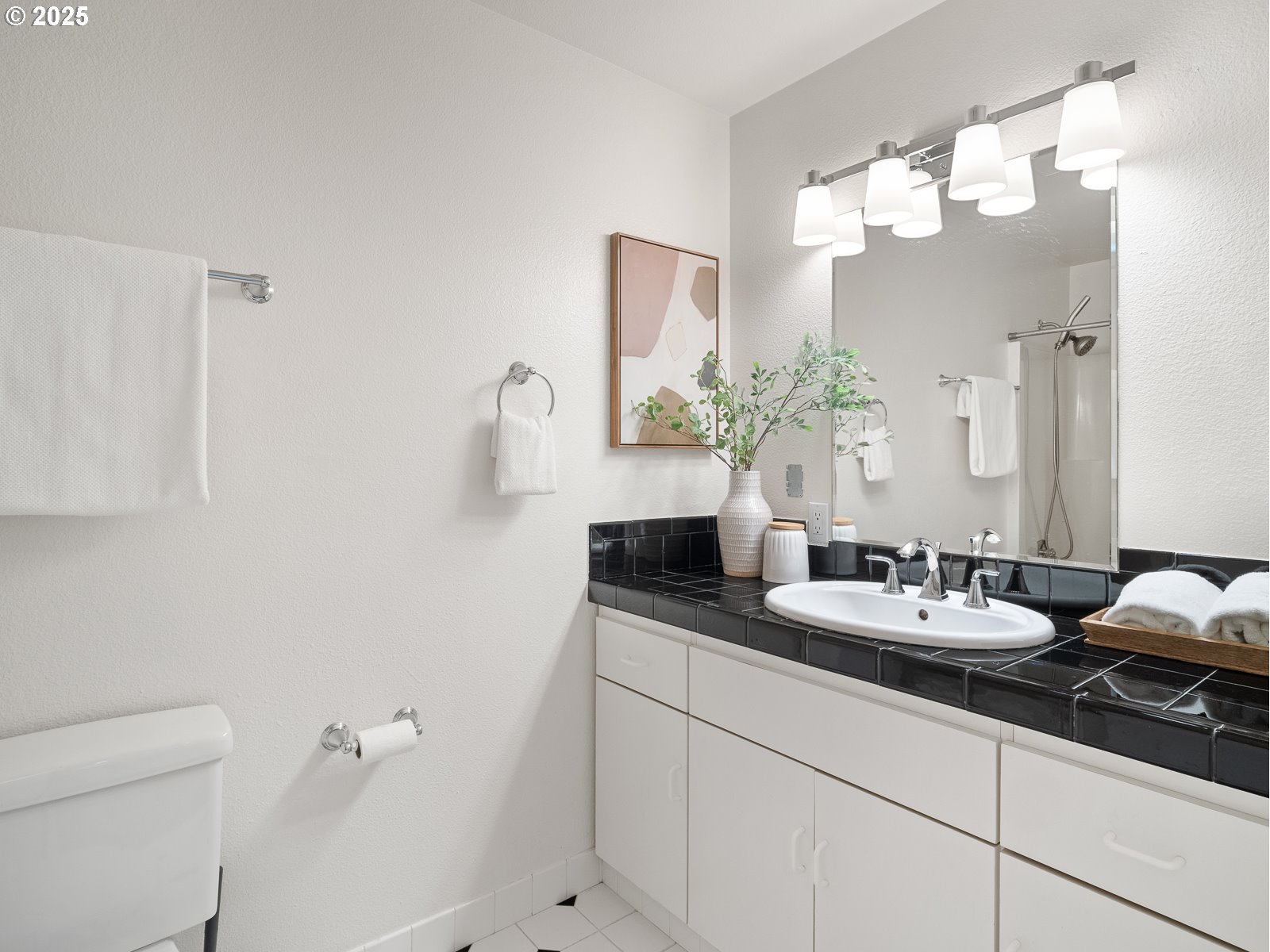 5624 South Riverside Drive, Unit 9 Portland, OR 97239 - Photo 25 of 39 Gallery Image 25