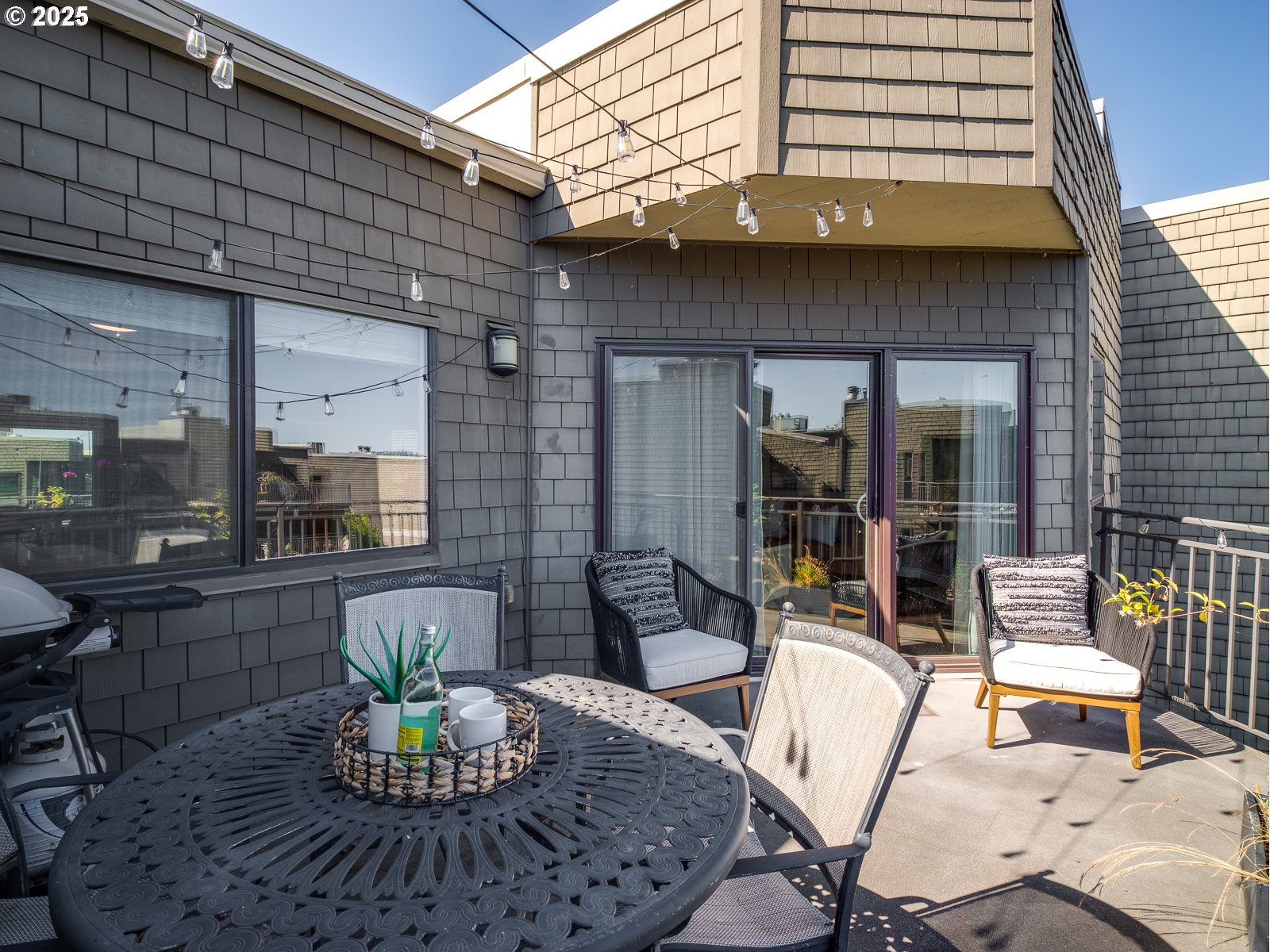 5624 South Riverside Drive, Unit 9 Portland, OR 97239 - Photo 31 of 39 Laundry