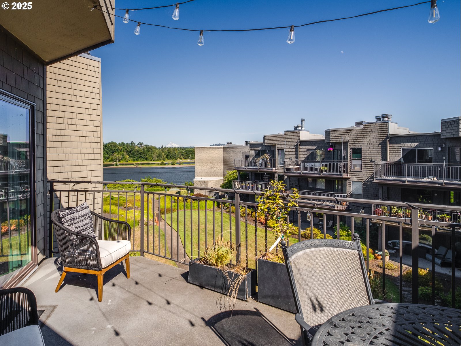 5624 South Riverside Drive, Unit 9 Portland, OR 97239 - Photo 33 of 39 Patio