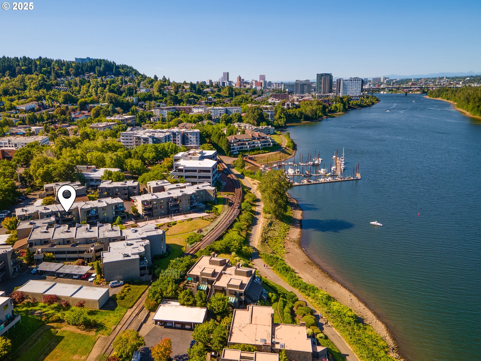 5624 South Riverside Drive, Unit 9 Portland, OR 97239 - Photo 37 of 39 Gallery Image 37